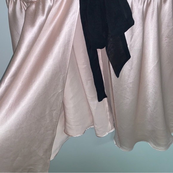 Victoria’s Secret Silky Babydoll‎ Top Size Medium Lingerie Light Pink Black Bow - Picture 5 of 6